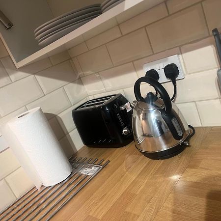 Large Modern Studio Flat Apartman London Kültér fotó