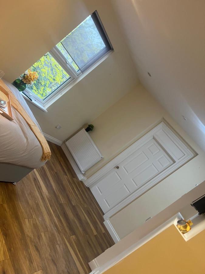Large Modern Studio Flat Apartman London Kültér fotó
