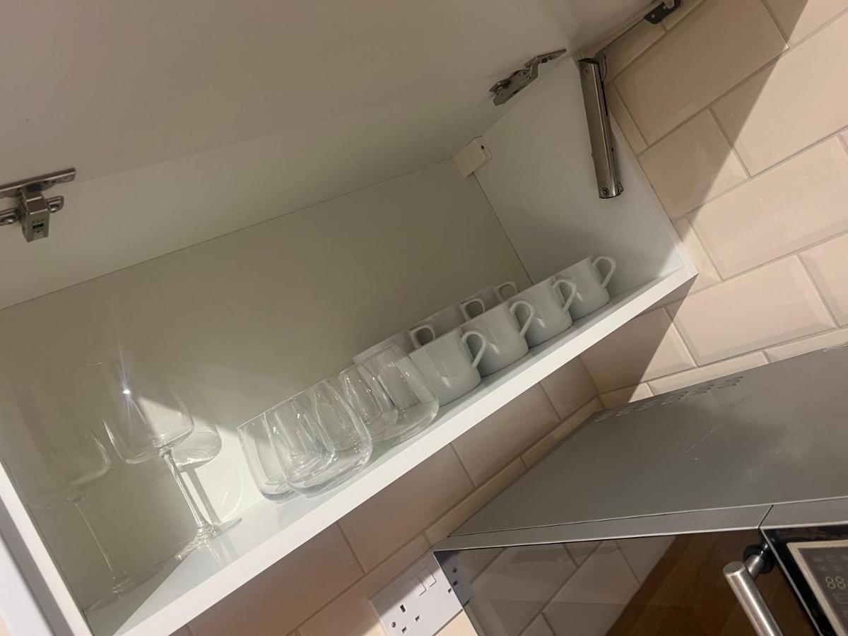 Large Modern Studio Flat Apartman London Kültér fotó
